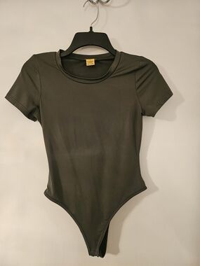 Daisy Olive Short-Sleeve One-Piece Bodysuit